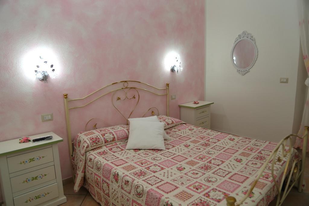 B&B Le Rose オルビア 部屋 写真